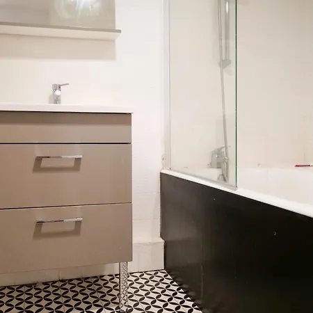 Grand Coeur De D'angers - 5 Personnes * أنجير