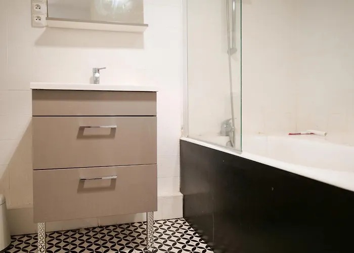 Grand Coeur De D'angers - 5 Personnes * Анже